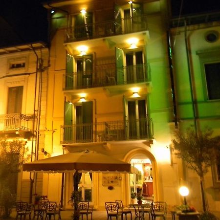 וירג'יו Hotel Villa Adriana מראה חיצוני תמונה