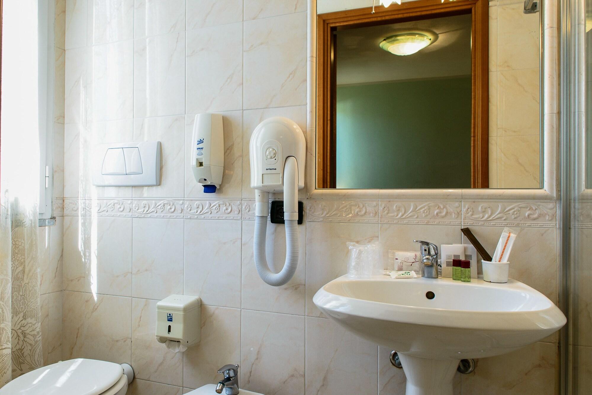 וירג'יו Hotel Villa Adriana מראה חיצוני תמונה
