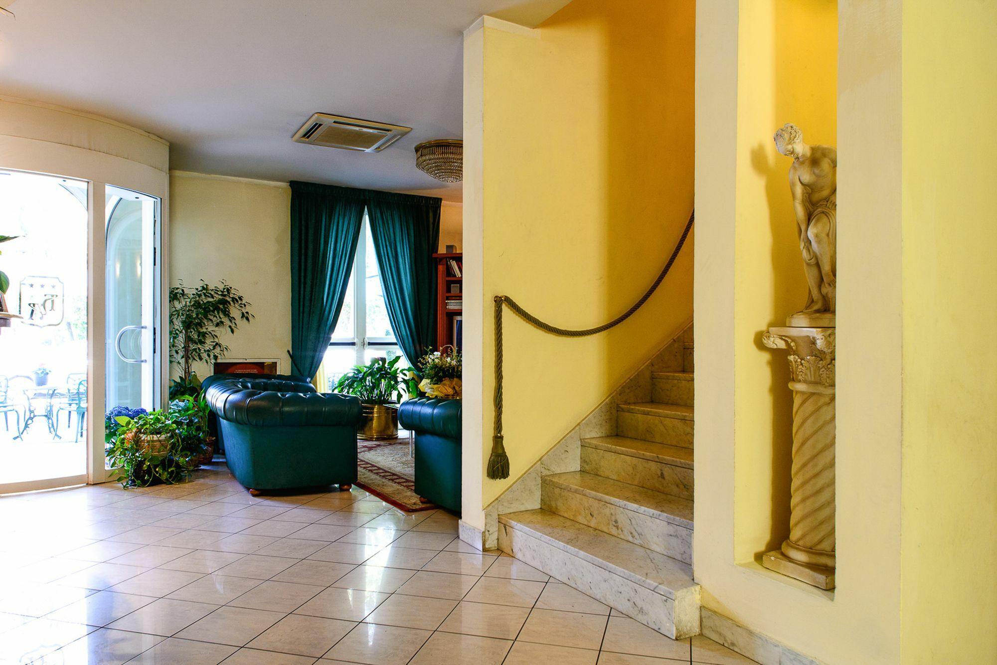 וירג'יו Hotel Villa Adriana מראה חיצוני תמונה